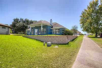 319 Brook Hollow Drive, Huntsville, TX 77340 - Photo 7