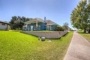 319 Brook Hollow Dr, Huntsville, TX 77340 - Photo 7
