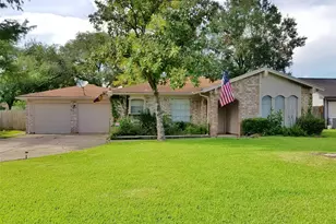 3800 Kingsway Dr, Baytown, TX 77521 - Photo 1
