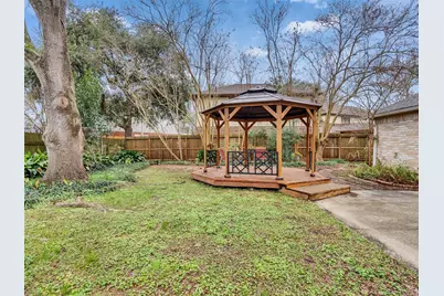 1707 W Hedgecroft Drive, El Lago, TX 77586 - Photo 3