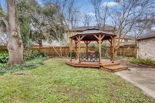 1707 W Hedgecroft Dr, Seabrook, TX 77586 - Photo 3