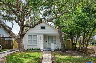 3406 Ave Q 1/2, Galveston, TX 77550 - Photo 1