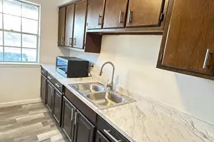 600 W Mimosa St, Angleton, TX 77515 - Photo 3