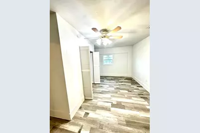 600 W Mimosa Street, Angleton, TX 77515 - Photo 15