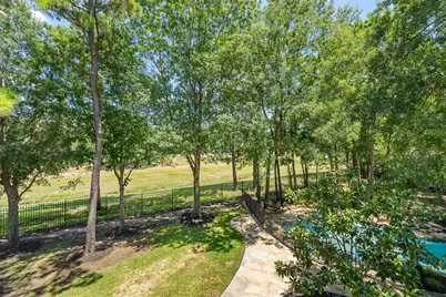 31 Hollymead Drive, The Woodlands, TX 77381 - Photo 3