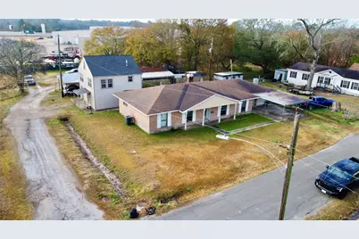 301 Travis Street, Baytown, TX 77520 - Photo 3
