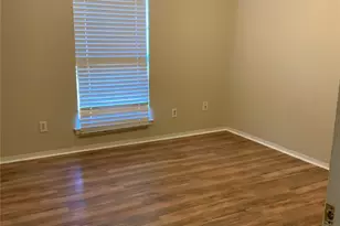 301 Travis St, Baytown, TX 77520 - Photo 25