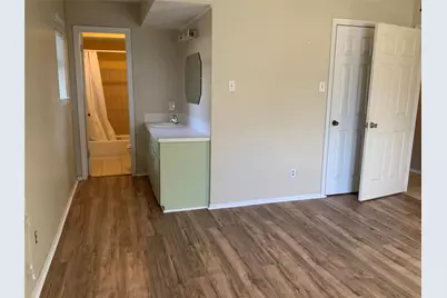 301 Travis Street, Baytown, TX 77520 - Photo 27