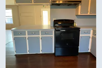301 Travis Street, Baytown, TX 77520 - Photo 17