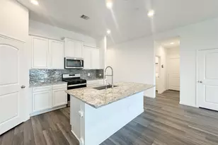 519 Newcomb Holw Dr, Conroe, TX 77304 - Photo 7