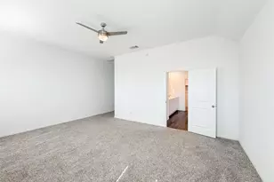 519 Newcomb Holw Dr, Conroe, TX 77304 - Photo 17