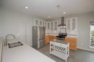 501 2nd St, San Leon, TX 77539 - Photo 5