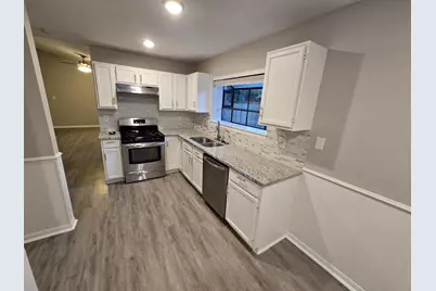 8 Camberwell Court, The Woodlands, TX 77380 - Photo 7