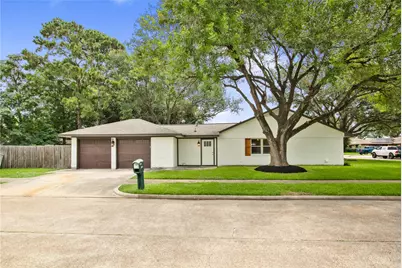 3208 Woodstone Drive, Baytown, TX 77521 - Photo 3