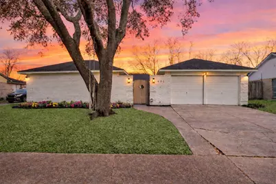 602 W Castle Harbour Drive, Friendswood, TX 77546 - Photo 1