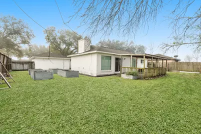 602 W Castle Harbour Drive, Friendswood, TX 77546 - Photo 19