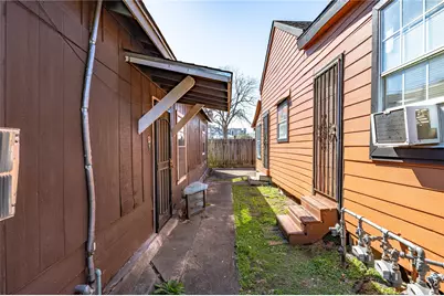 307 York Street #4, Houston, TX 77003 - Photo 7