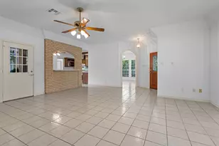 12180 Lakeview Manor Dr, Willis, TX 77318 - Photo 11