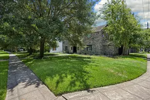 3071 Locke Ln, Houston, TX 77019 - Photo 7