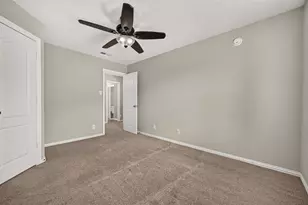 104 Long Meadow Ct, Clute, TX 77531 - Photo 35