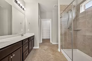104 Long Meadow Ct, Clute, TX 77531 - Photo 13