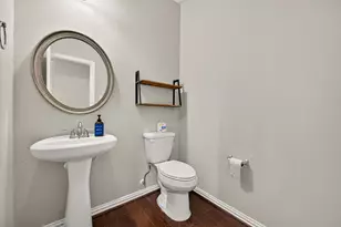 104 Long Meadow Ct, Clute, TX 77531 - Photo 39