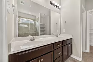 104 Long Meadow Ct, Clute, TX 77531 - Photo 13
