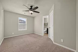 104 Long Meadow Ct, Clute, TX 77531 - Photo 37