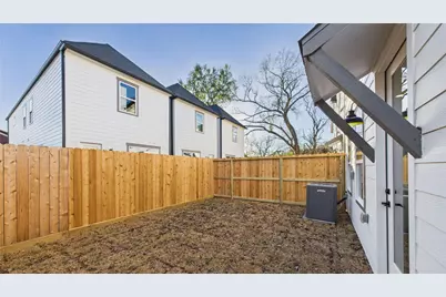 5027 Golden Forest Drive #B, Houston, TX 77091 - Photo 31