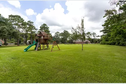 655 Avenue L, Dickinson, TX 77539 - Photo 13