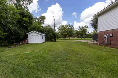 655 Avenue L, Dickinson, TX 77539 - Photo 15