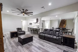 655 Avenue L, Dickinson, TX 77539 - Photo 19