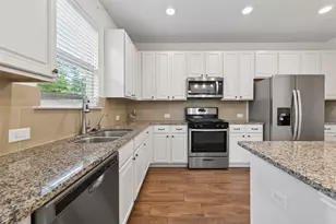 2107 Parnevik Pl, Conroe, TX 77304 - Photo 11