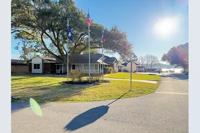 9818 Twin Shores Drive, Willis, TX 77318 - Photo 47