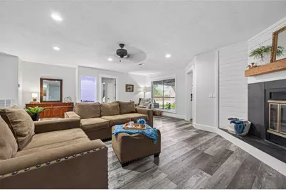 9818 Twin Shores Drive, Willis, TX 77318 - Photo 7