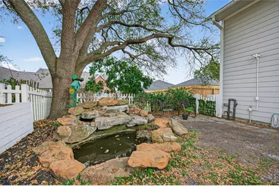 9818 Twin Shores Drive, Willis, TX 77318 - Photo 35