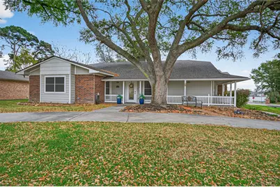 9818 Twin Shores Drive, Willis, TX 77318 - Photo 5
