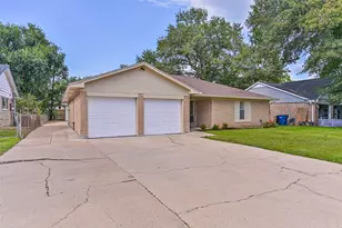 117 Dallas St, Angleton, TX 77515 - Photo 37