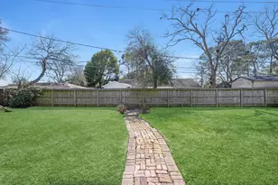 5105 Interlachen St, Baytown, TX 77521 - Photo 7