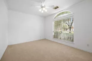 2006 Peonies Ct, Pearland, TX 77581 - Photo 7