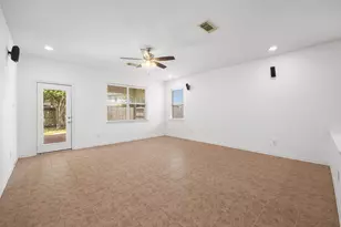 2006 Peonies Ct, Pearland, TX 77581 - Photo 29