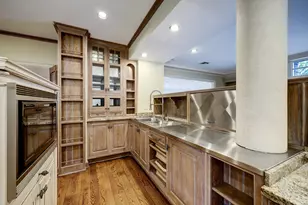 3020 San Felipe St, Houston, TX 77019 - Photo 17