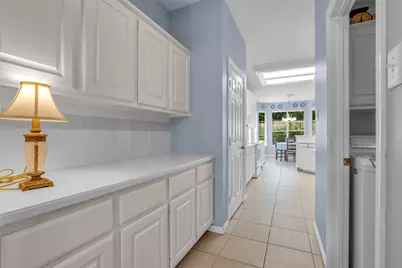 65 W Sienna Place, The Woodlands, TX 77382 - Photo 17