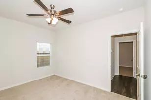 8120 Sunberry Shadow Dr, Houston, TX 77016 - Photo 9