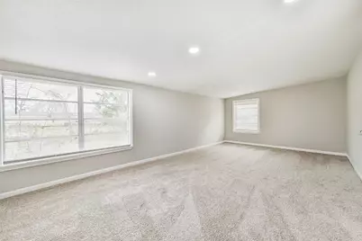 821 Robertson Street, Clute, TX 77531 - Photo 7