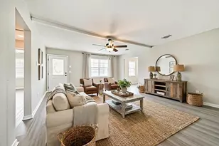 821 Robertson St, Clute, TX 77531 - Photo 3