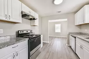 821 Robertson St, Clute, TX 77531 - Photo 13