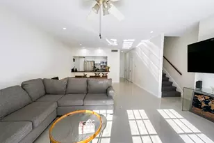 384 Wilcrest Dr, Houston, TX 77042 - Photo 3
