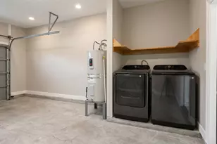 384 Wilcrest Dr, Houston, TX 77042 - Photo 17