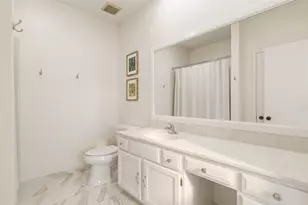384 Wilcrest Dr, Houston, TX 77042 - Photo 15